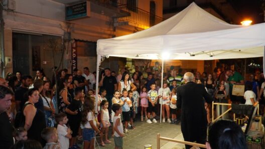 Κάτω Αχαΐα και Πύργος φόρεσαν τα γιορτινά τους – Στο πλευρό της τοπικής αγοράς η Περιφέρεια Δυτικής Ελλάδας ΦΩΤΟ 21 Κάτω Αχαΐα και Πύργος φόρεσαν τα γιορτινά τους – Στο πλευρό της τοπικής αγοράς η Περιφέρεια Δυτικής Ελλάδας ΦΩΤΟ