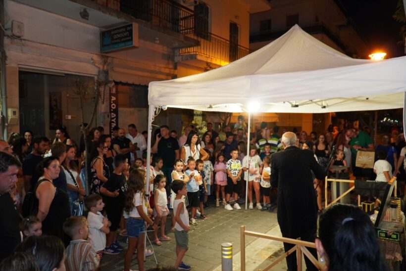 Κάτω Αχαΐα και Πύργος φόρεσαν τα γιορτινά τους – Στο πλευρό της τοπικής αγοράς η Περιφέρεια Δυτικής Ελλάδας ΦΩΤΟ
