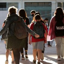 Ρίο: Η οικογένεια μαθήτριας του Γυμνασίου απαντά στον σάλο που προκλήθηκε με απουσίες της, εμπλοκή πολιτικών και υπηρεσιακών 3 Ρίο: Η οικογένεια μαθήτριας του Γυμνασίου απαντά στον σάλο που προκλήθηκε με απουσίες της, εμπλοκή πολιτικών και υπηρεσιακών