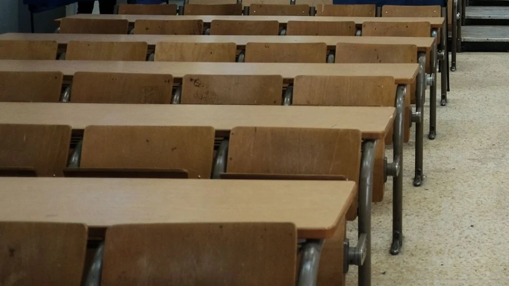 Μη κρατικά πανεπιστήμια: Μέτρα για τους φοιτητές ζητούν τα κόμματα της αντιπολίτευσης