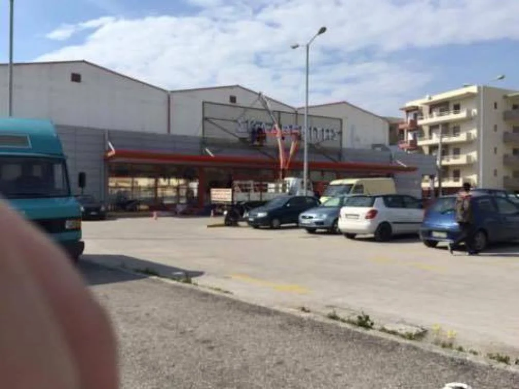 Περιβόλα: Περιστατικά διαρρήξεων και κλοπών σε οχήματα στο Εμπορικό κέντρο «Σκλαβενίτης»