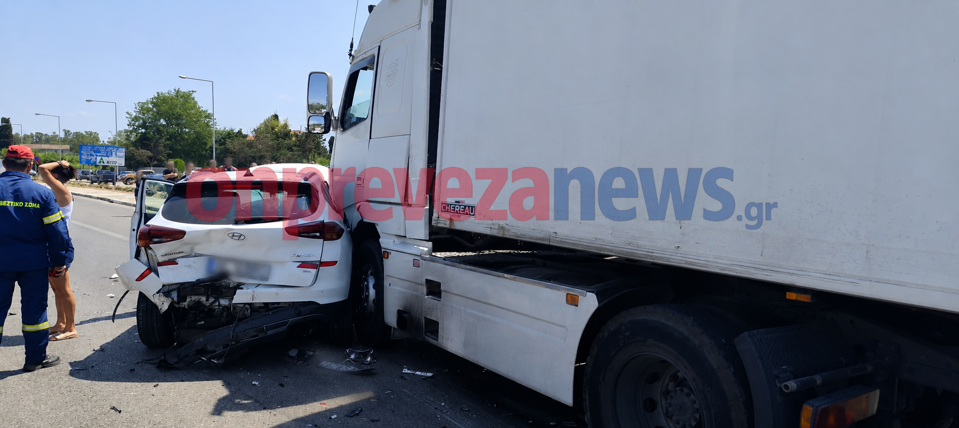 Πρέβεζα: Σύγκρουση φορτηγού με τρία αυτοκίνητα - Υπάρχουν τραυματίες ΦΩΤΟ 5 Πρέβεζα: Σύγκρουση φορτηγού με τρία αυτοκίνητα - Υπάρχουν τραυματίες ΦΩΤΟ
