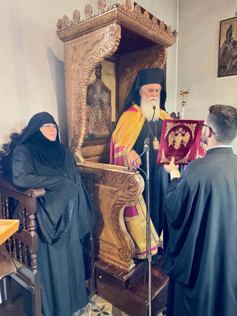 Αχαΐα: Τα άλογα προσκύνησαν και υποκλίθηκαν στην Παναγιά Μακελλαριά - Ξεχωριστό περιστατικό προκάλεσε συγκίνηση και θαυμασμό ΦΩΤΟ