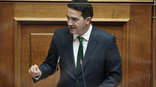 «Χαμηλές συντάξεις, χρέη και συνεχιζόμενη ακρίβεια πίσω από τα κυβερνητικά πλεονάσματα»