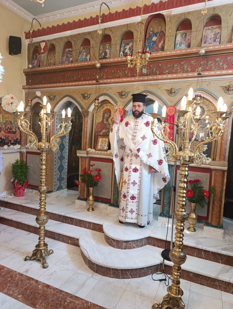Θεία Λειτουργία για να τιμήσουν την Παναγία στον Μικρό Ποντιά Καλαβρύτων ΦΩΤΟ 5 Θεία Λειτουργία για να τιμήσουν την Παναγία στον Μικρό Ποντιά Καλαβρύτων ΦΩΤΟ