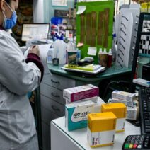 Πάτρα: Πιάστηκαν δύο γυναίκες που έκλεψαν Φαρμακείο 1 Πάτρα: Πιάστηκαν δύο γυναίκες που έκλεψαν Φαρμακείο
