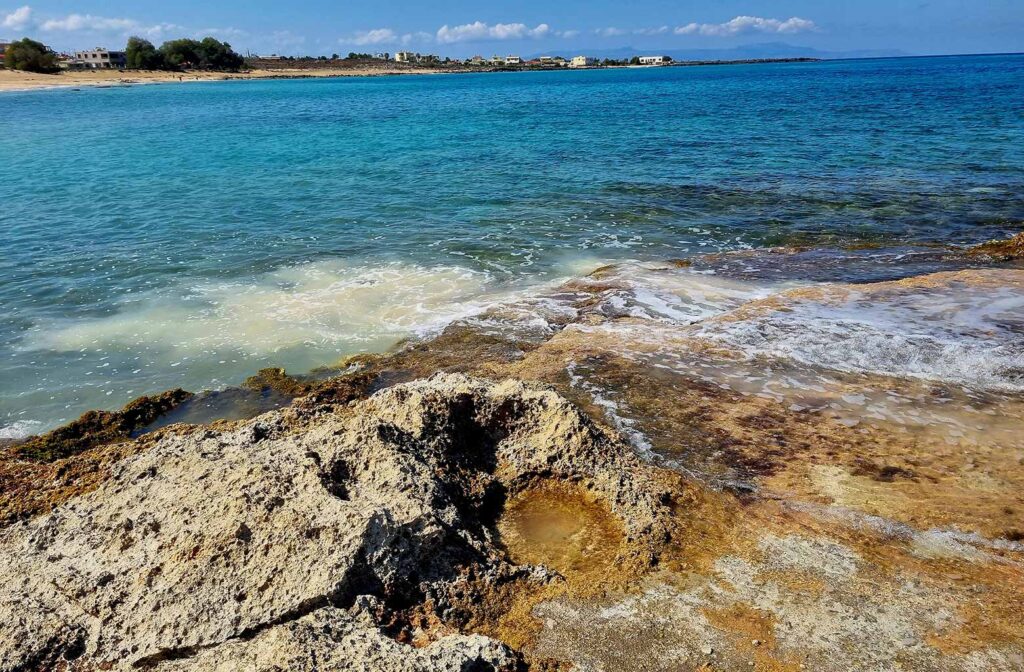 Ακράτα: Καταγγελία-σοκ για διοχέτευση λυμάτων στη θάλασσα ΒΙΝΤΕΟ