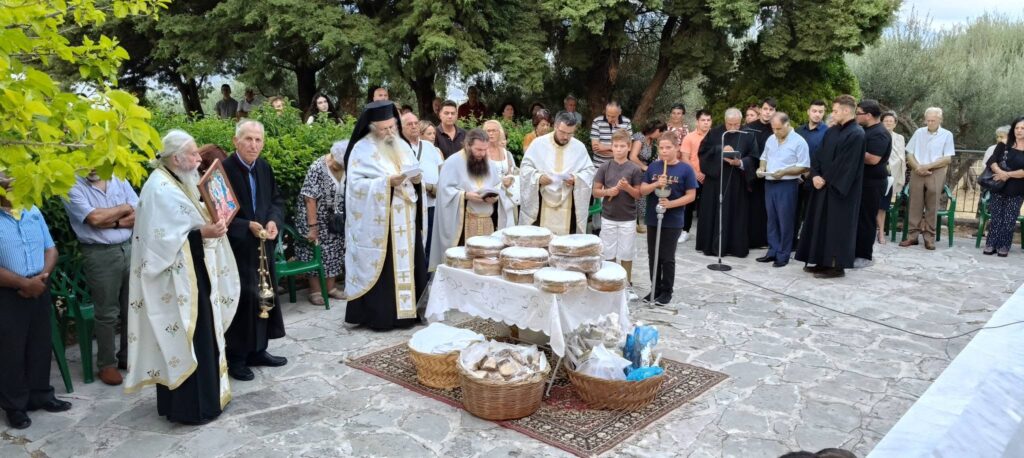 Λαμπρός εσπερινός στον Ψαθόπυργο για την Μεταμόρφωση του Σωτήρος ΦΩΤΟ 8 Λαμπρός εσπερινός στον Ψαθόπυργο για την Μεταμόρφωση του Σωτήρος ΦΩΤΟ