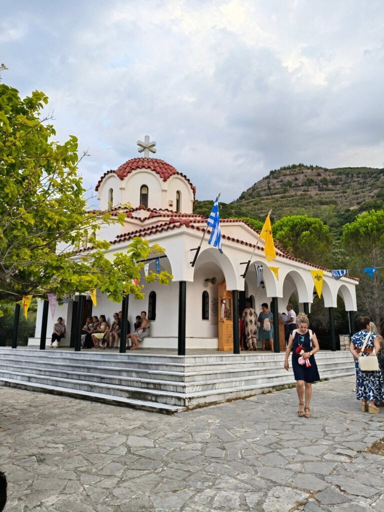 Λαμπρός εσπερινός στον Ψαθόπυργο για την Μεταμόρφωση του Σωτήρος ΦΩΤΟ