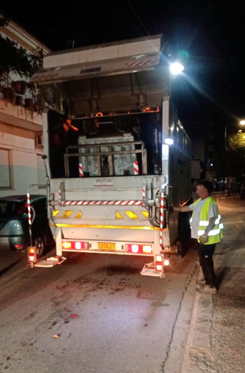 Ήλιδα: Συστηματικοί καθαρισμοί και απολυμάνσεις κάδων στην πόλη ΦΩΤΟ 8 Ήλιδα: Συστηματικοί καθαρισμοί και απολυμάνσεις κάδων στην πόλη ΦΩΤΟ
