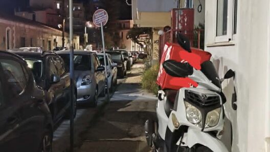 Πάτρα: Κόβουν κλήσεις για παρκάρισμα ακόμα και 2 τα ξημερώματα - Πάει η καταγγελία «σύννεφο» στα Προσφυγικά μετά την Ανάπλαση ΦΩΤΟ