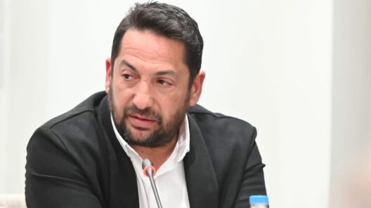 «Με 2,00€ πετρέλαιο ….τα τρακτέρ αράζουν» 12 «Με 2,00€ πετρέλαιο ….τα τρακτέρ αράζουν»