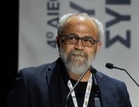 «Κοιτώντας στον καθρέφτη»