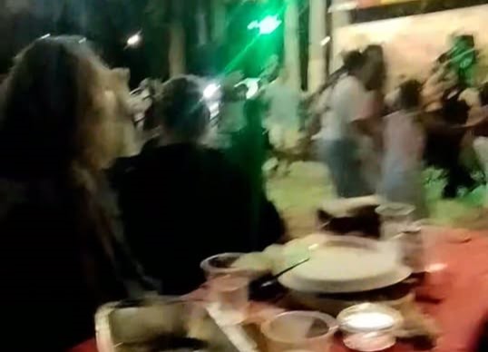 Γιορτή Πετροκέρασου στο Μοναστήρι Αιγέρας, με συγκεντρωμένους πισ…