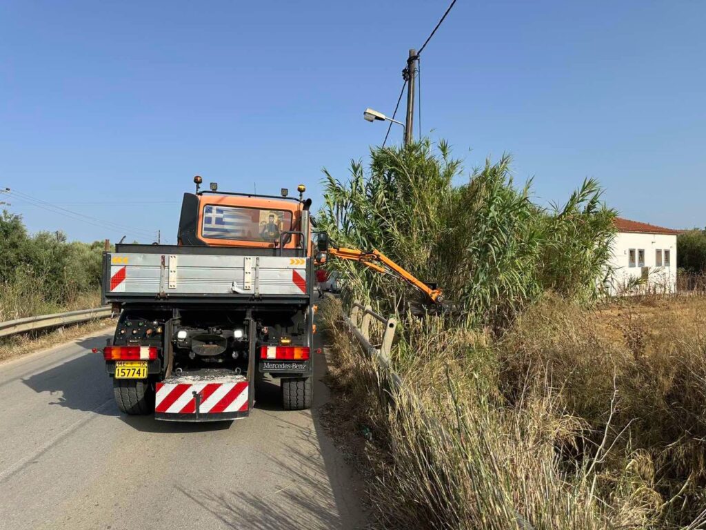 Αχαΐα: Καθαρισμοί της Πολιτικής Προστασίας στο Δυτικό παλαιό Εθνικό οδικό δίκτυο ΦΩΤΟ