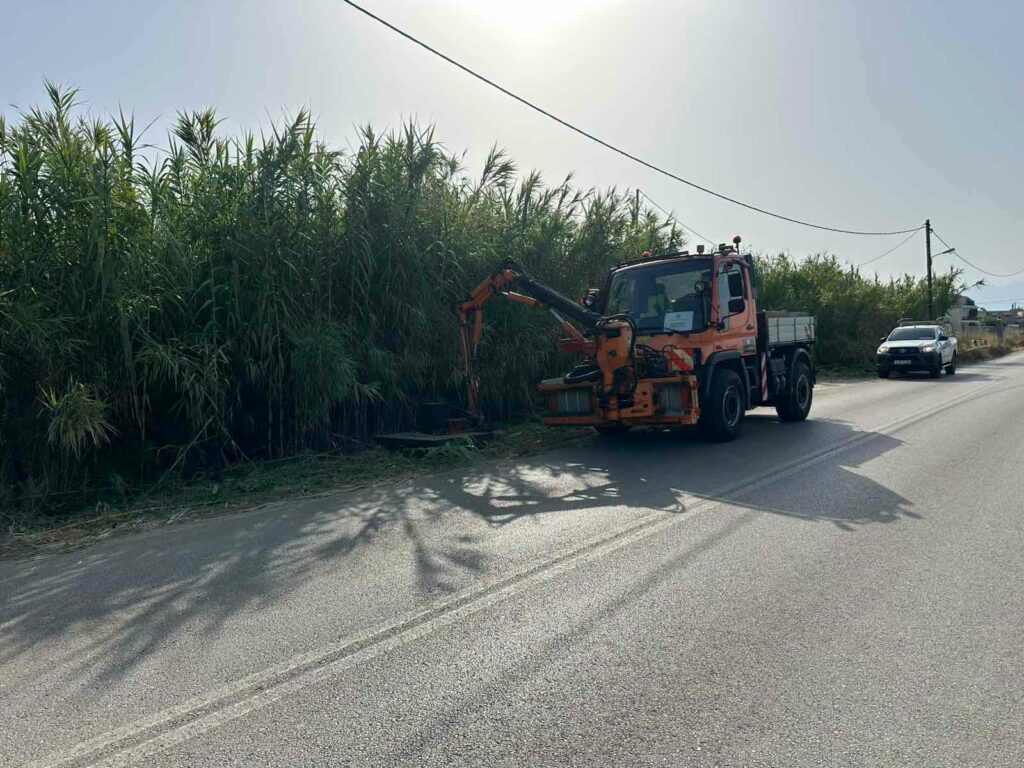Αχαΐα: Καθαρισμοί της Πολιτικής Προστασίας στο Δυτικό παλαιό Εθνικό οδικό δίκτυο ΦΩΤΟ