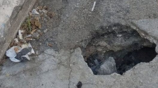 Πάτρα: Αρχισαν να ανοίγουν επικίνδυνα οι απαρχαιωμένοι δρόμοι απειλώντας οδηγούς ΦΩΤΟ 13 Αρχισαν ν’ ανοίγουν επικίνδυνα οι απαρχαιωμένοι δρόμοι