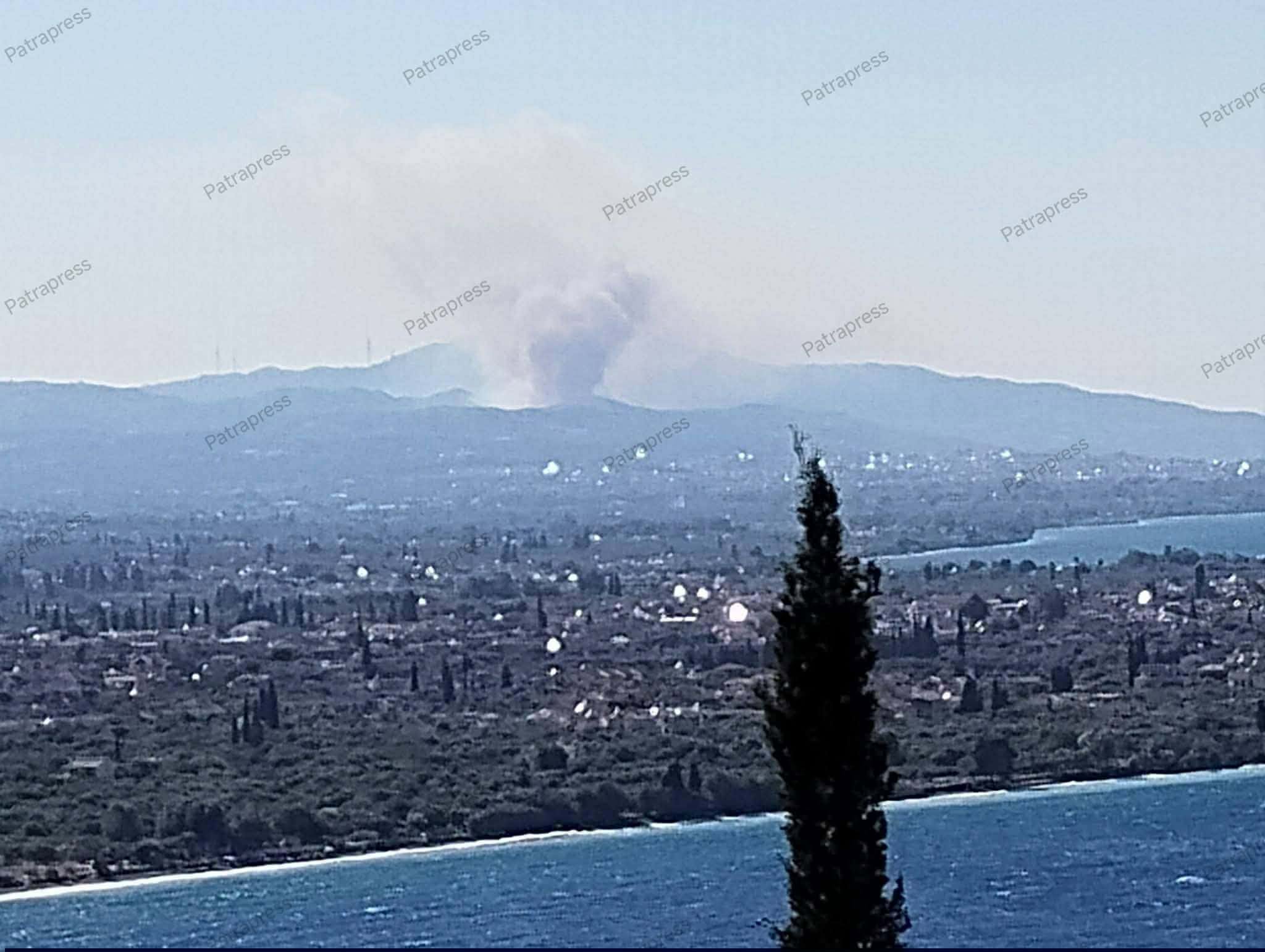 Πάτρα: Αποπνικτική η ατμόσφαιρα από καπνούς της φωτιάς στην Αιγιάλεια ΦΩΤΟ-ΒΙΝΤΕΟ 6 Πάτρα: Αποπνικτική η ατμόσφαιρα από καπνούς της φωτιάς στην Αιγιάλεια ΦΩΤΟ-ΒΙΝΤΕΟ