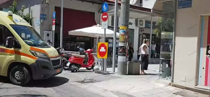Αίγιο: Αποτυχημένη προσπάθεια διέλευσης ασθενοφόρου στον αμφιλεγόμενο πεζόδρομο της Κλ. Οικονόμου ΒΙΝΤΕΟ