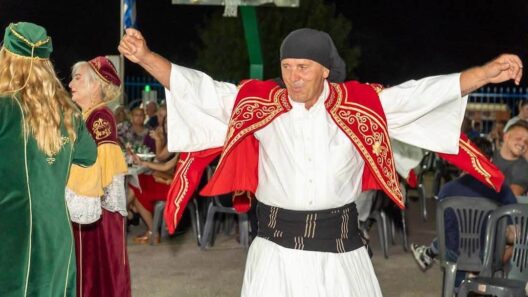 Eμφάνιση της Στέγης Καλαβρυτινών και Φίλων Πάτρας στον Κρίνο ΦΩΤΟ 12 Εμφάνιση της Στέγης Καλαβρυτινών