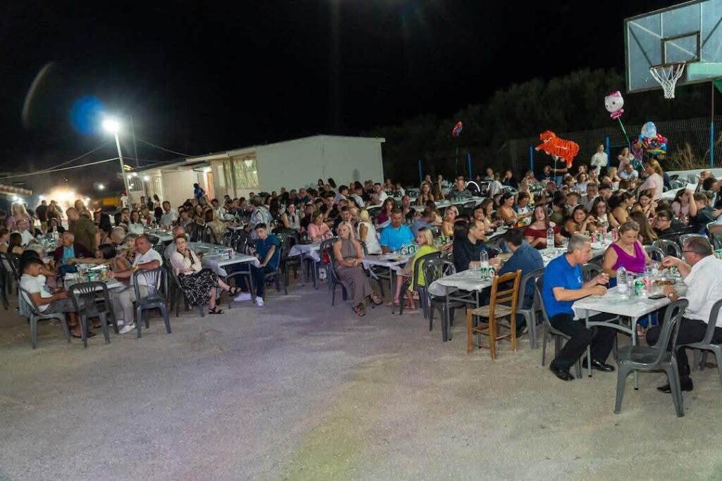 Παραδοσιακό δημοτικό γλέντι στον Κρίνο ΦΩΤΟ