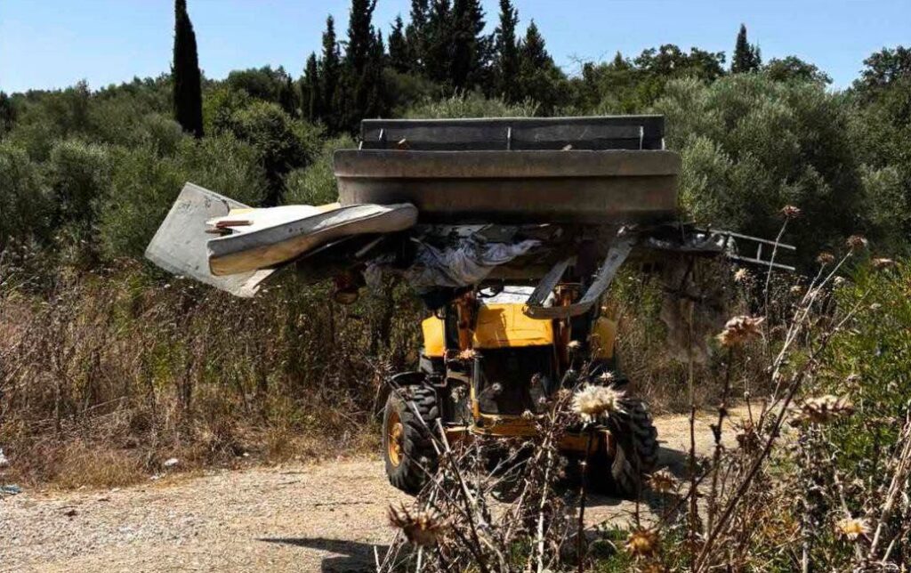 Δυτική Αχαΐα: Και τι δεν βρήκαν πεταμένο συνεργεία καθαρισμού δρόμων και κοινόχρηστων χώρων ΦΩΤΟ