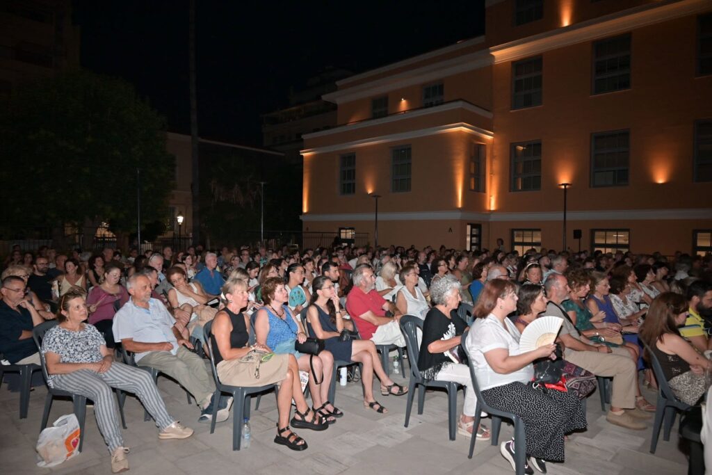 Το «κρέας»… μιας σκοτεινής επαρχίας στο νέο Δημαρχείο της Πάτρας ΦΩΤΟ