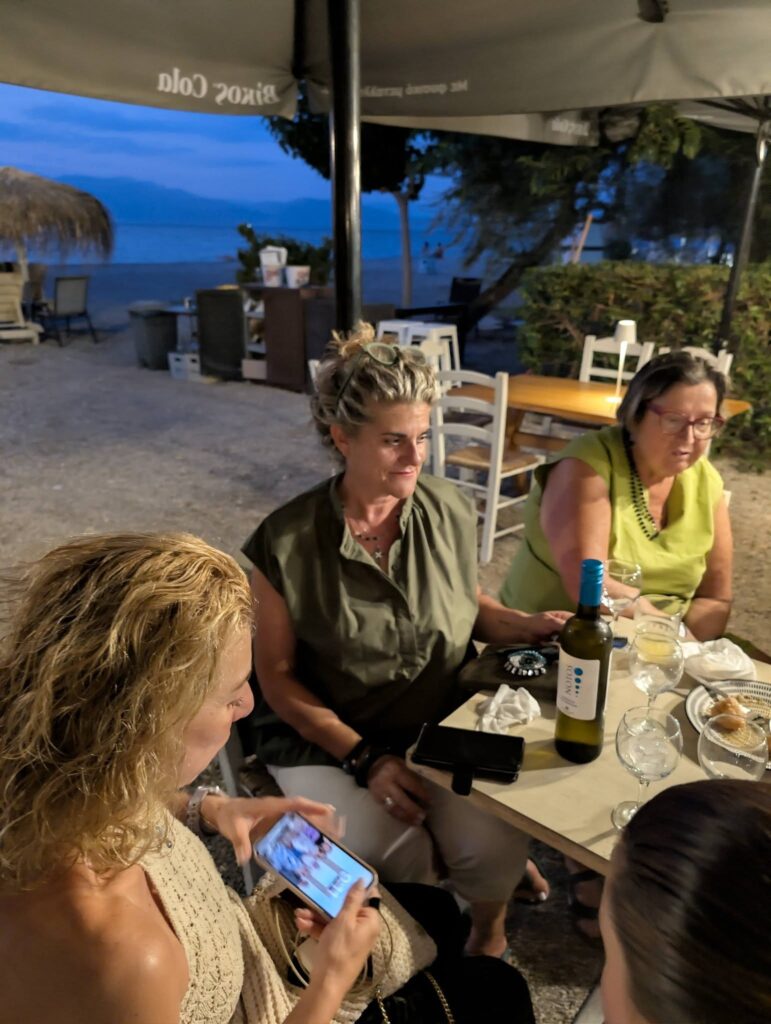 Συνάντηση των γυναικών του Συλλόγου «Οι Τρυπιώτισσες» στον Ελαιώνα ΦΩΤΟ