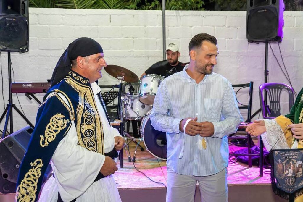 Παραδοσιακό δημοτικό γλέντι στον Κρίνο ΦΩΤΟ