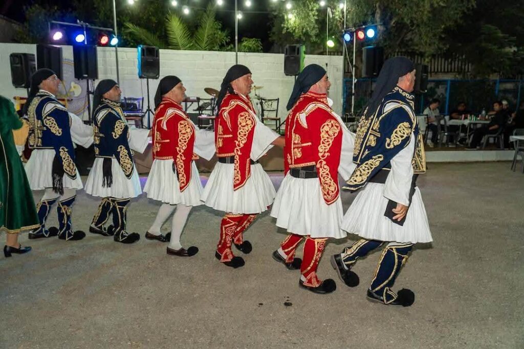 Παραδοσιακό δημοτικό γλέντι στον Κρίνο ΦΩΤΟ