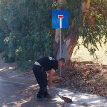 Λακκόπετρα: Μυστήριο με πινακίδα που τη μια μέρα μπαίνει και την άλλη εξαφανίζεται - Βλέπουν «βανδαλισμούς και τραμπουκισμούς» ΦΩΤΟ 2 Λακκόπετρα: Μυστήριο με πινακίδα που τη μια μέρα μπαίνει και την άλλη εξαφανίζεται - Βλέπουν «βανδαλισμούς και τραμπουκισμούς» ΦΩΤΟ
