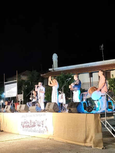 «Στης Βούρας τα πατήματα» το Χορευτικό Εργαστήρι Αιγίου 6 «Στης Βούρας τα πατήματα» το Χορευτικό Εργαστήρι Αιγίου
