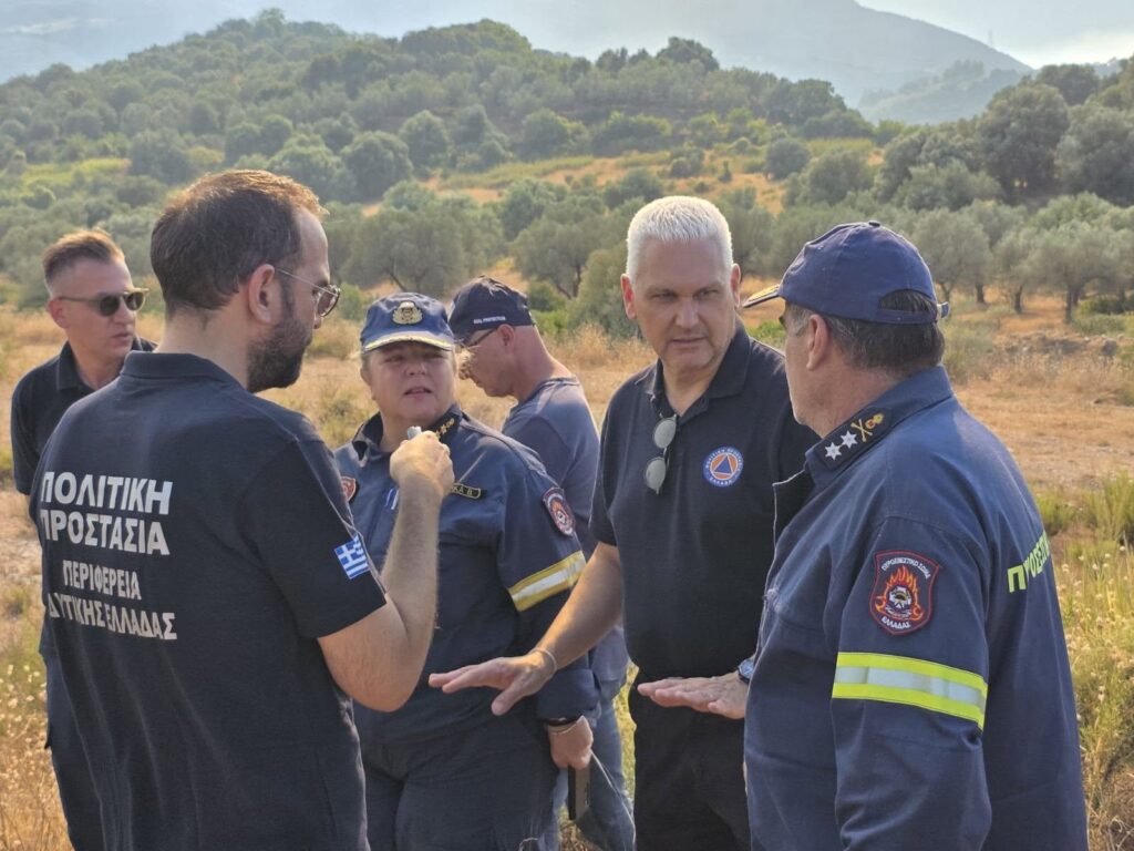 Αιγιάλεια: Το παρασκήνιο εν ώρα «πολέμου» στο μέτωπο της φωτιάς - Τα τηλεφωνήματα στον υπουργό και η αγωνία Φαρμάκη - Ζαΐμη ΒΙΝΤΕΟ-ΦΩΤΟ