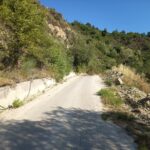 Αιγιάλεια: «Μπαλώματα» και αφύλακτοι γκρεμοί στον δρόμο προς το Αρχαίο Θέατρο Αιγείρας με τουρίστες να ριψοκινδυνεύουν ΦΩΤΟ