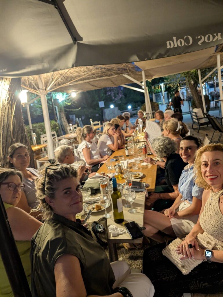 Συνάντηση των γυναικών του Συλλόγου «Οι Τρυπιώτισσες» στον Ελαιώνα ΦΩΤΟ