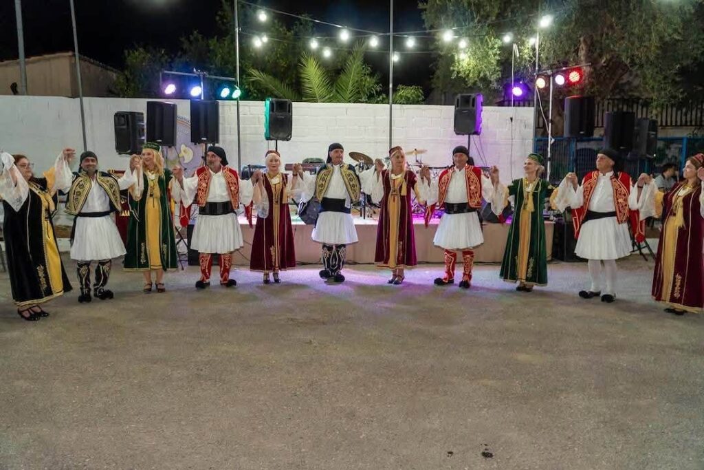 Eμφάνιση της Στέγης Καλαβρυτινών και Φίλων Πάτρας στον Κρίνο ΦΩΤΟ
