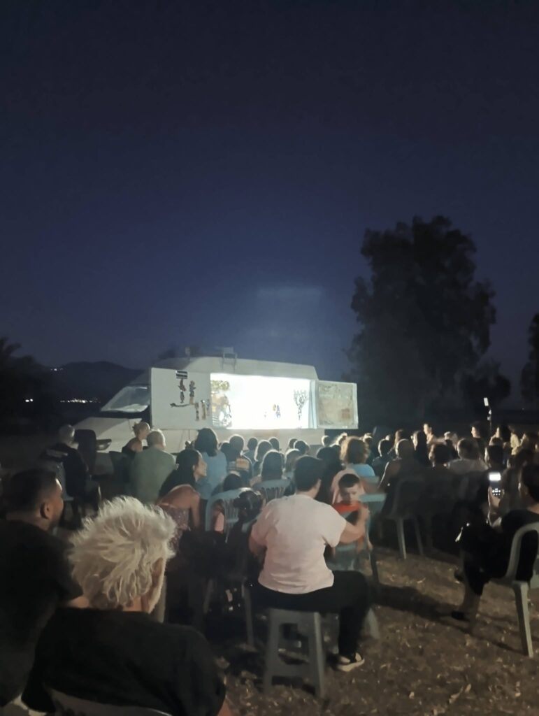 Ο σύλλογος Φ.Ο.Σ σε παράσταση Καραγκιόζη στα Σελιανίτικα ΦΩΤΟ
