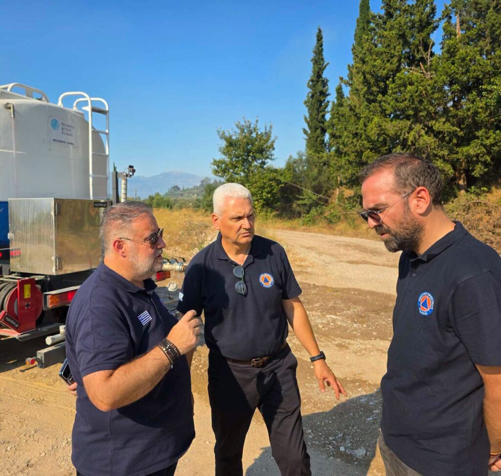Αιγιάλεια: Το παρασκήνιο εν ώρα «πολέμου» στο μέτωπο της φωτιάς - Τα τηλεφωνήματα στον υπουργό και η αγωνία Φαρμάκη - Ζαΐμη ΒΙΝΤΕΟ-ΦΩΤΟ