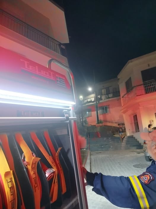 Πάτρα: Πυρκαγιά στην Κανακάρη κάτω από το Δασύλλιο ΦΩΤΟ 7 Πάτρα: Πυρκαγιά στην Κανακάρη κάτω από το Δασύλλιο ΦΩΤΟ