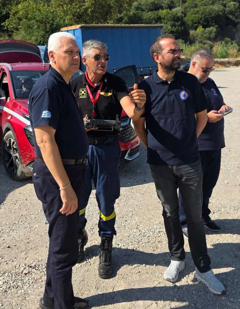 Αιγιάλεια: Το παρασκήνιο εν ώρα «πολέμου» στο μέτωπο της φωτιάς - Τα τηλεφωνήματα στον υπουργό και η αγωνία Φαρμάκη - Ζαΐμη ΒΙΝΤΕΟ-ΦΩΤΟ