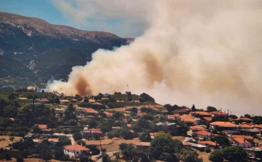 Αιγιάλεια: Το παρασκήνιο εν ώρα «πολέμου» στο μέτωπο της φωτιάς - Τα τηλεφωνήματα στον υπουργό και η αγωνία Φαρμάκη - Ζαΐμη ΒΙΝΤΕΟ-ΦΩΤΟ
