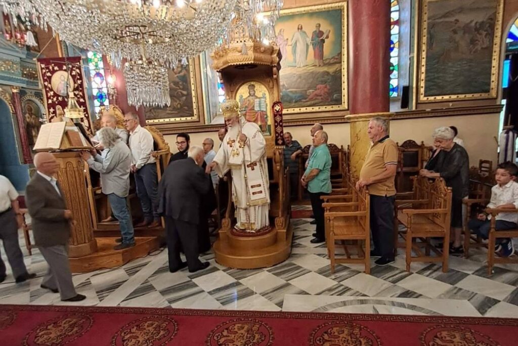 Λυκόρια και Μητροπολίτης