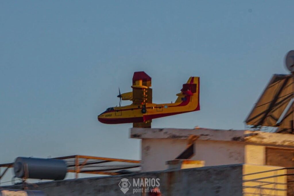 Αιγιάλεια: «Ξυρίζουν» ταράτσες τα Καναντέρ στη μάχη για το πύρινο μέτωπο - Υπεράνθρωπος αγώνας από τους πιλότους ΒΙΝΤΕΟ-ΦΩΤΟ 5 Αιγιάλεια: «Ξυρίζουν» ταράτσες τα Καναντέρ στη μάχη για το πύρινο μέτωπο - Υπεράνθρωπος αγώνας από τους πιλότους ΒΙΝΤΕΟ-ΦΩΤΟ