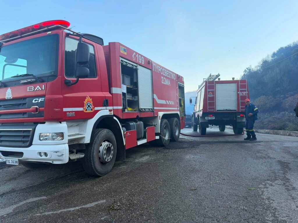 Δυτική Αχαΐα: Επιασε μάνικα για την κατάσβεση της πυρκαγιάς ακόμα και ο δήμαρχος που τηλεφώνησε στον υπουργό - Σε επιφυλακή για τον ΧΥΤΑ Φλόκα