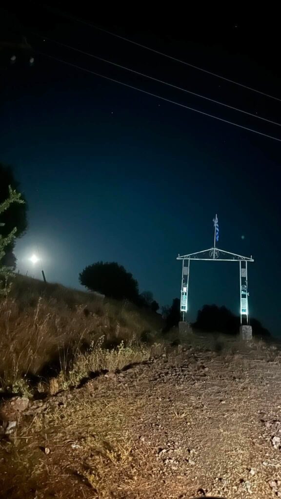 Λαπαναγοί: Πρωτότυπη φωταγώγηση της εισόδου του χωριού με καλλωπισμό και καθαρισμό ΦΩΤΟ 10 Λαπαναγοί: Πρωτότυπη φωταγώγηση της εισόδου του χωριού με καλλωπισμό και καθαρισμό ΦΩΤΟ
