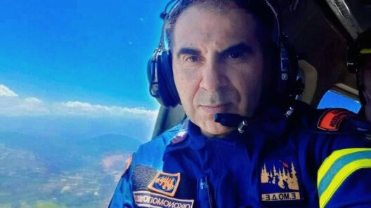 «Υπάρχουν άνθρωποι που, την ώρα που όλοι αναζητούν ασφαλή απόσταση, επιλέγουν να πλησιάσουν» 12 «Υπάρχουν άνθρωποι που, την ώρα που όλοι αναζητούν ασφαλή απόσταση, επιλέγουν να πλησιάσουν»