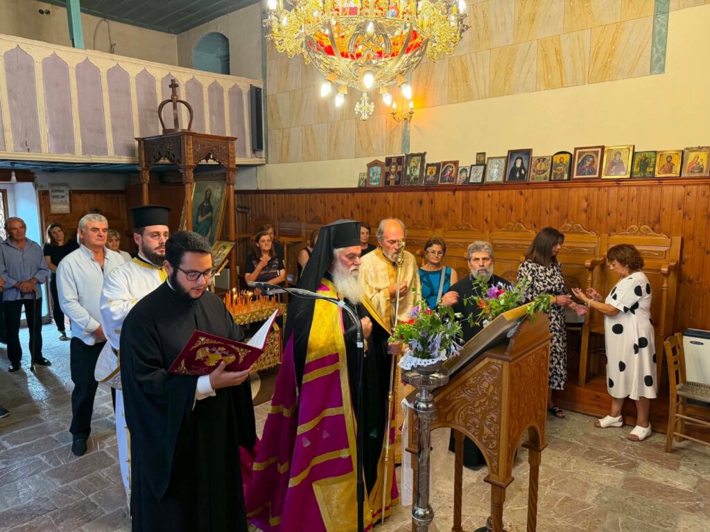 Στην Πλάκα Αροανίας ο Μητροπολίτης Καλαβρύτων και Αιγιαλείας Ιερώνυμος ΦΩΤΟ