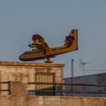 Αιγιάλεια: «Ξυρίζουν» ταράτσες τα Καναντέρ στη μάχη για το πύρινο μέτωπο - Υπεράνθρωπος αγώνας από τους πιλότους ΒΙΝΤΕΟ-ΦΩΤΟ 1 Αιγιάλεια: «Ξυρίζουν» ταράτσες τα Καναντέρ στη μάχη για το πύρινο μέτωπο - Υπεράνθρωπος αγώνας από τους πιλότους ΒΙΝΤΕΟ-ΦΩΤΟ