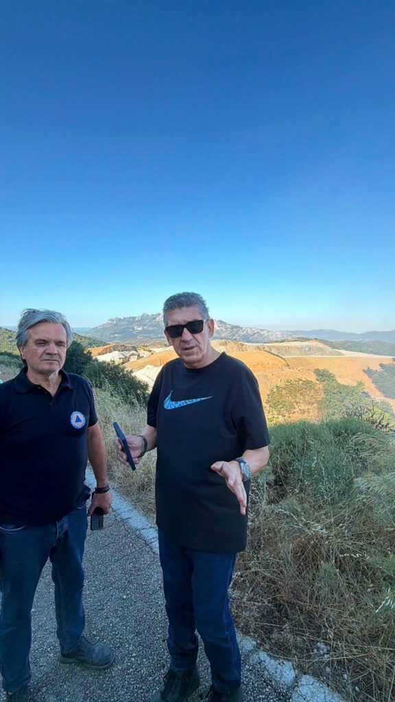 Δυτική Αχαΐα: Επιασε μάνικα για την κατάσβεση της πυρκαγιάς ακόμα και ο δήμαρχος που τηλεφώνησε στον υπουργό - Σε επιφυλακή για τον ΧΥΤΑ Φλόκα 17 Δυτική Αχαΐα: Επιασε μάνικα για την κατάσβεση της πυρκαγιάς ακόμα και ο δήμαρχος που τηλεφώνησε στον υπουργό - Σε επιφυλακή για τον ΧΥΤΑ Φλόκα