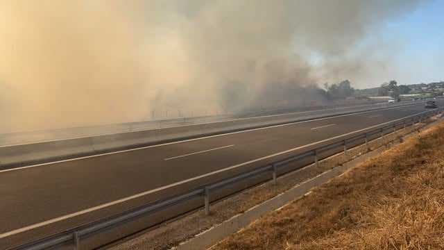 Πατρών-Πύργου: Σταδιακή διακοπή της κυκλοφορίας από φωτιά στην Ηλεία - Για λόγους ασφαλείας ΒΙΝΤΕΟ-ΦΩΤΟ 6 Πατρών-Πύργου: Σταδιακή διακοπή της κυκλοφορίας από φωτιά στην Ηλεία - Για λόγους ασφαλείας ΒΙΝΤΕΟ-ΦΩΤΟ